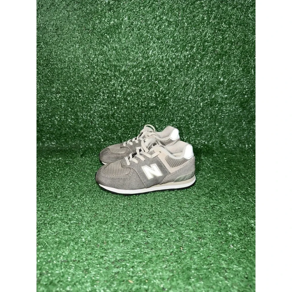 New Balance 574 Toddler Size 8C Grey Walking Shoes Slip On Comfort Sneakers